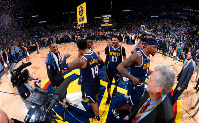 的弱侧快攻 的弱侧快攻